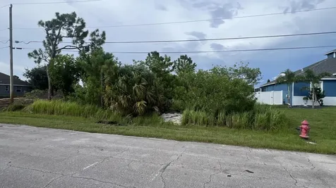 2607 SW Fair Isle Road Port Saint Lucie FL 34987