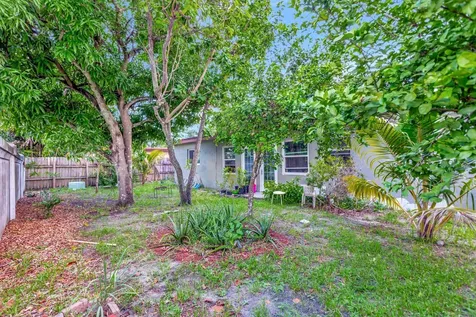 8001 Nw 3rd Place Margate FL 33063