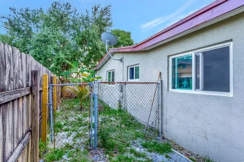 8001 Nw 3rd Place Margate FL 33063