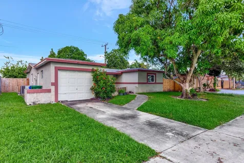 8001 Nw 3rd Place Margate FL 33063