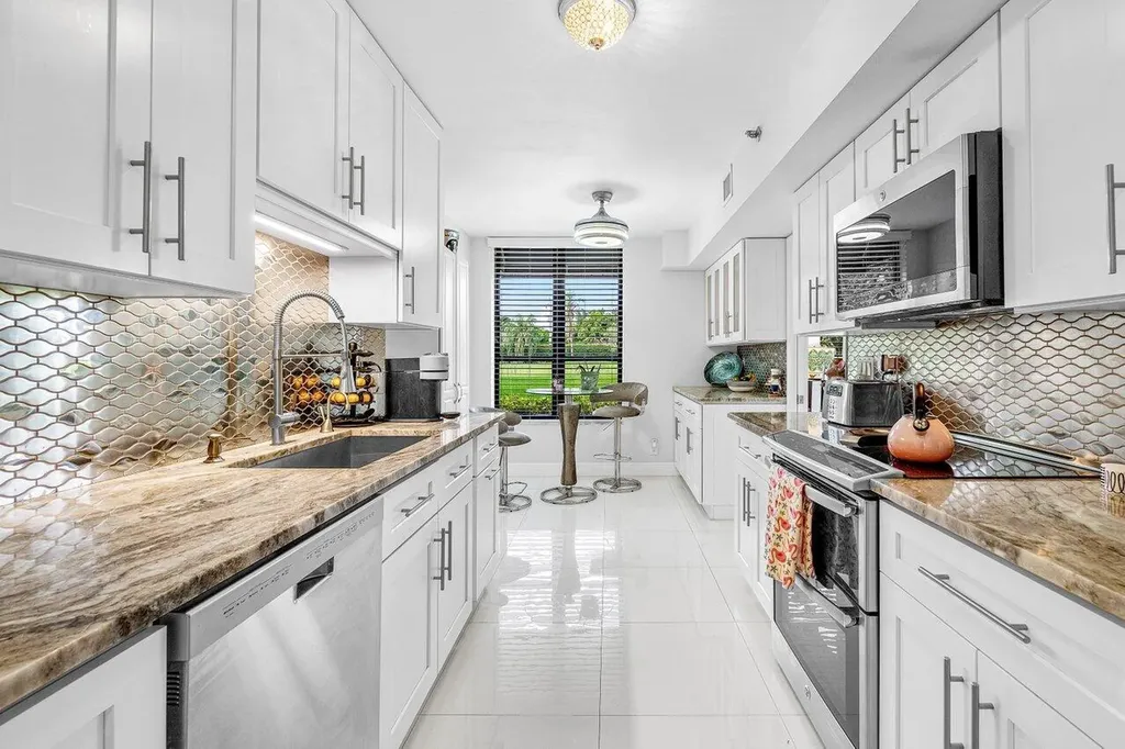 7578 Regency Lake Drive Boca Raton FL 33433