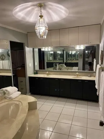 16023 Kingsmoor Way Miami Lakes FL 33014