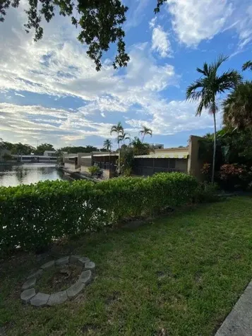 16023 Kingsmoor Way Miami Lakes FL 33014