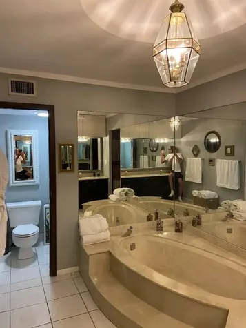 16023 Kingsmoor Way Miami Lakes FL 33014