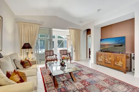 8223 Bellafiore Way Boynton Beach FL 33472