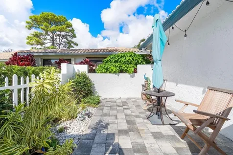 28 Woods Lane Boynton Beach FL 33436