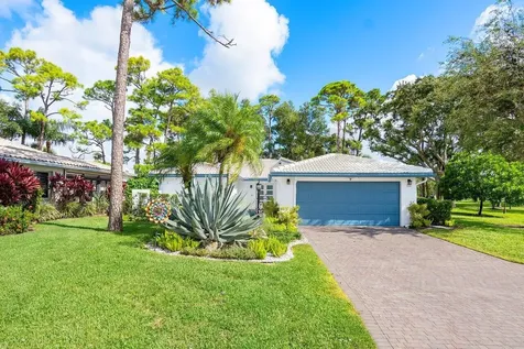 28 Woods Lane Boynton Beach FL 33436