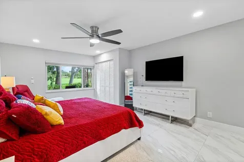 28 Woods Lane Boynton Beach FL 33436