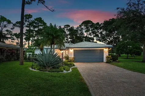 28 Woods Lane Boynton Beach FL 33436