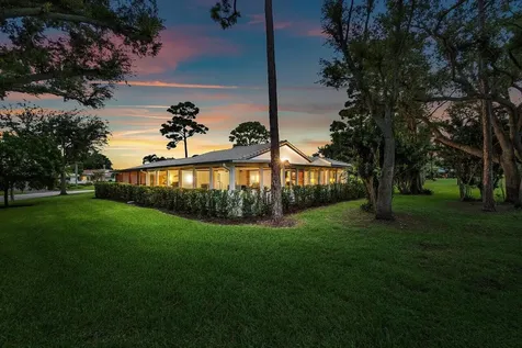 28 Woods Lane Boynton Beach FL 33436