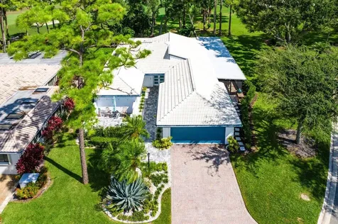 28 Woods Lane Boynton Beach FL 33436