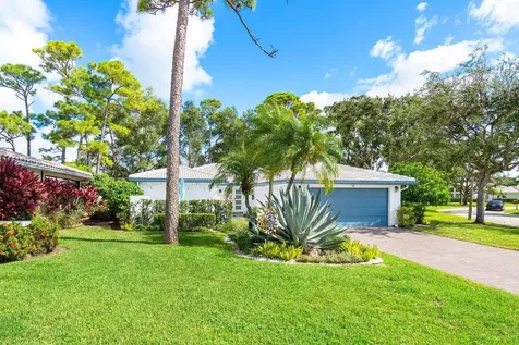28 Woods Lane Boynton Beach FL 33436