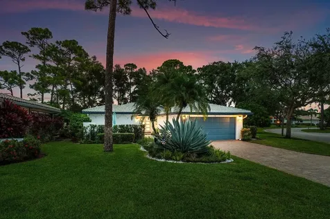 28 Woods Lane Boynton Beach FL 33436
