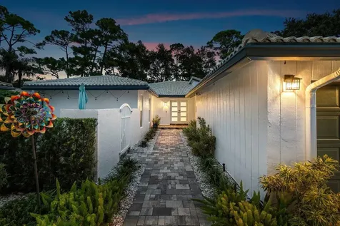28 Woods Lane Boynton Beach FL 33436