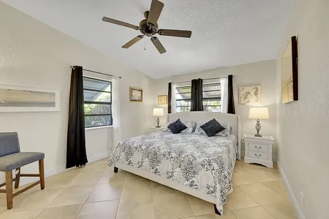 228 Sw 8th Avenue Boynton Beach FL 33435