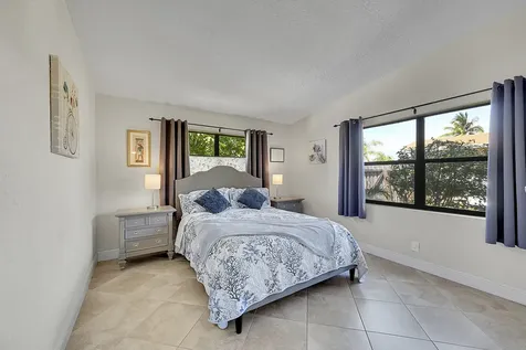 228 Sw 8th Avenue Boynton Beach FL 33435