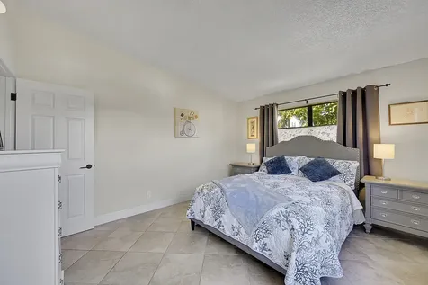 228 Sw 8th Avenue Boynton Beach FL 33435