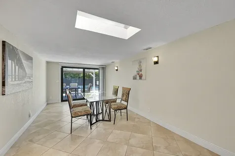 228 Sw 8th Avenue Boynton Beach FL 33435