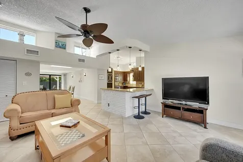 228 Sw 8th Avenue Boynton Beach FL 33435