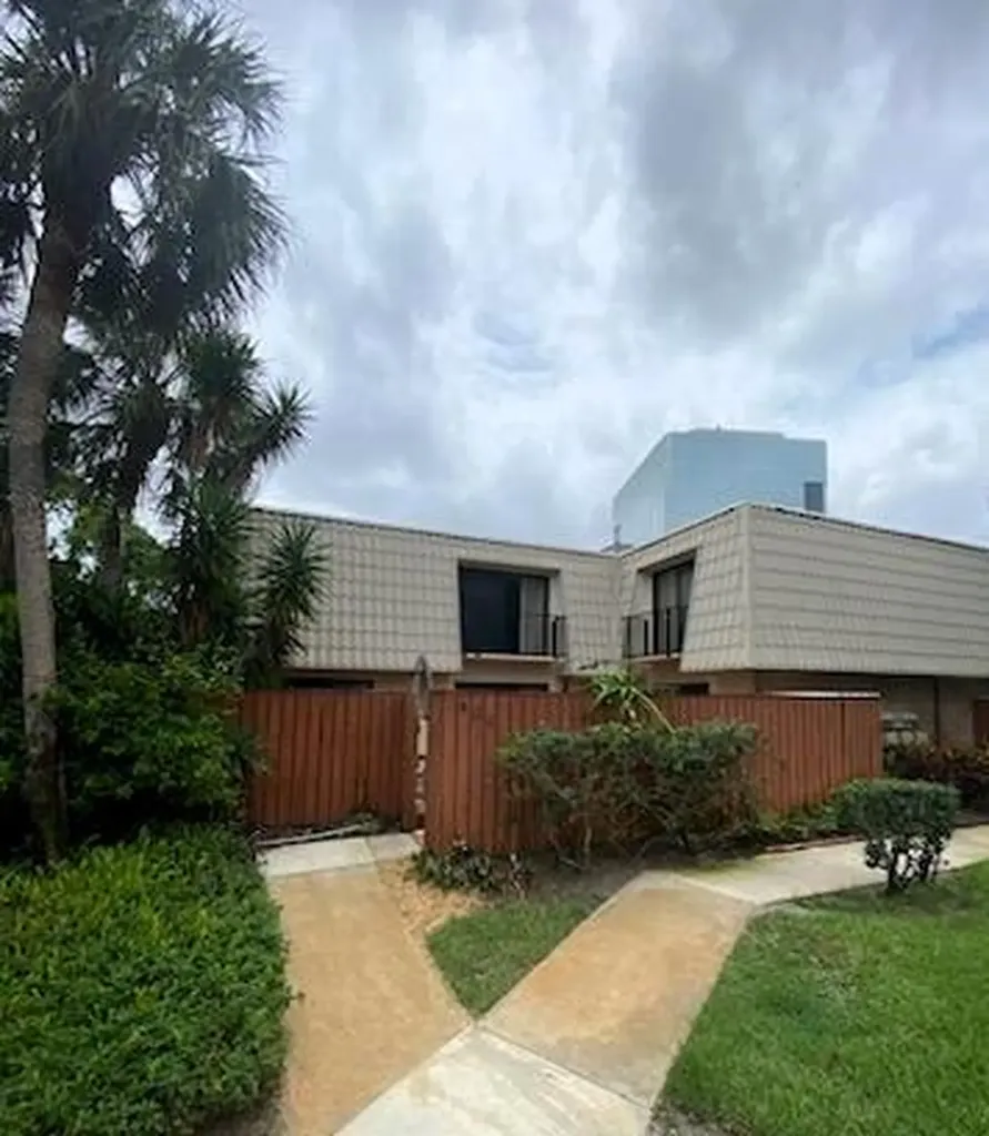 1700 Embassy Drive West Palm Beach FL 33401