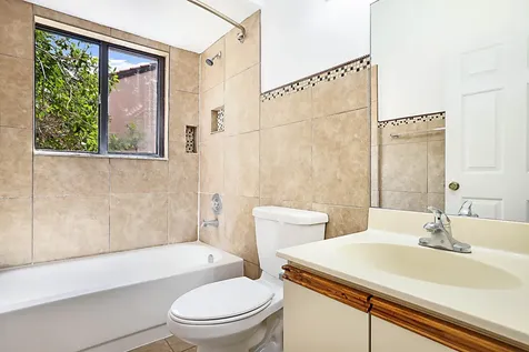 9 Via De Casas Sur Boynton Beach FL 33426