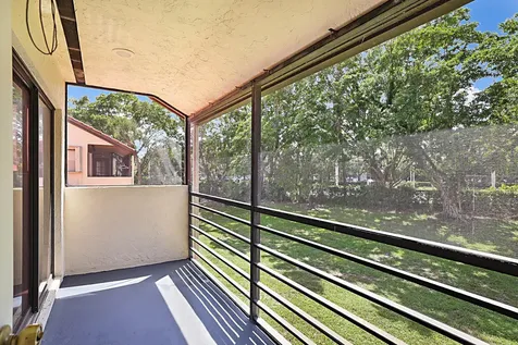 9 Via De Casas Sur Boynton Beach FL 33426