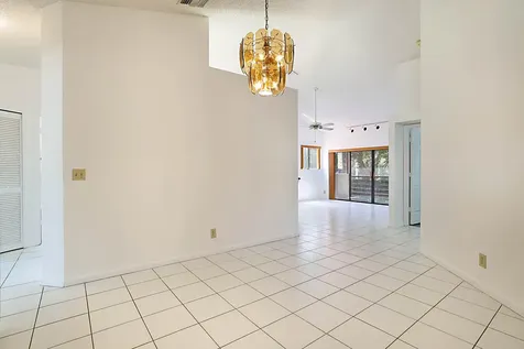 9 Via De Casas Sur Boynton Beach FL 33426
