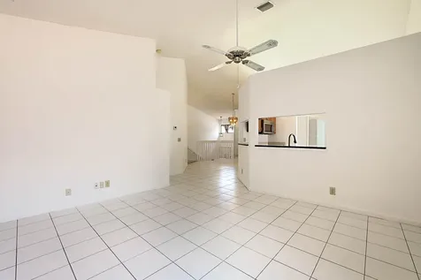 9 Via De Casas Sur Boynton Beach FL 33426