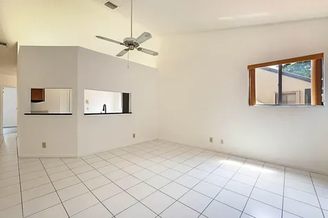 9 Via De Casas Sur Boynton Beach FL 33426