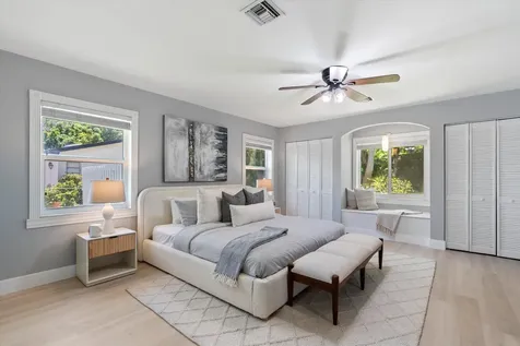 136 Nw 10th Street Boca Raton FL 33432