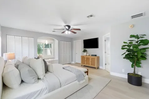 136 Nw 10th Street Boca Raton FL 33432