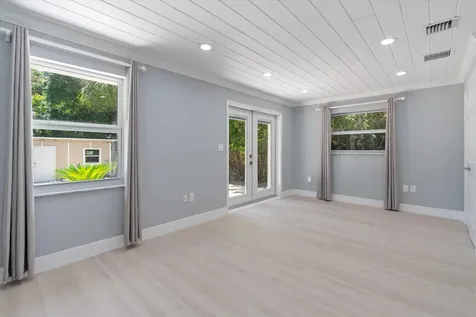 136 Nw 10th Street Boca Raton FL 33432