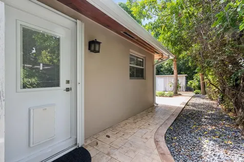 136 Nw 10th Street Boca Raton FL 33432