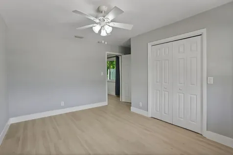 136 Nw 10th Street Boca Raton FL 33432