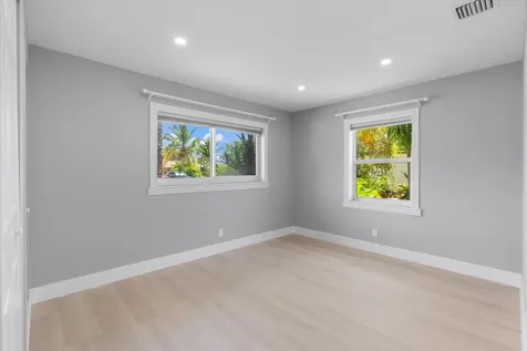 136 Nw 10th Street Boca Raton FL 33432