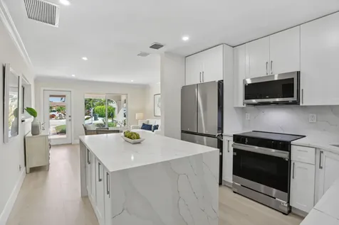 136 Nw 10th Street Boca Raton FL 33432