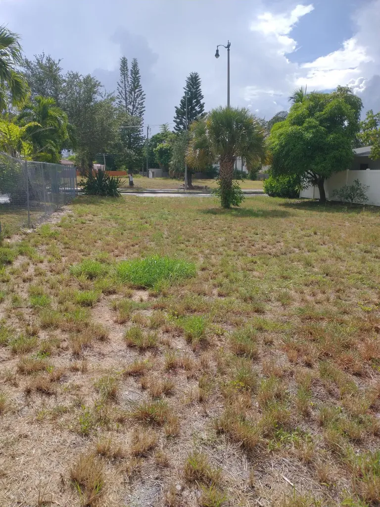 2907 Broadway Avenue West Palm Beach FL 33407