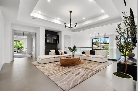 117 Thatch Palm Cove Boca Raton FL 33432
