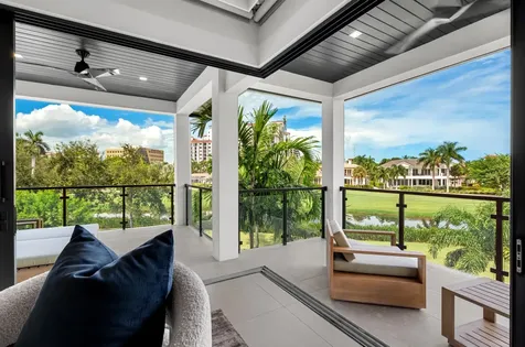 117 Thatch Palm Cove Boca Raton FL 33432