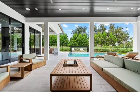 117 Thatch Palm Cove Boca Raton FL 33432
