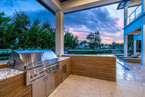 117 Thatch Palm Cove Boca Raton FL 33432