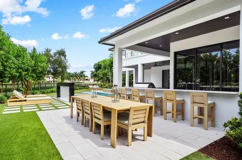 117 Thatch Palm Cove Boca Raton FL 33432