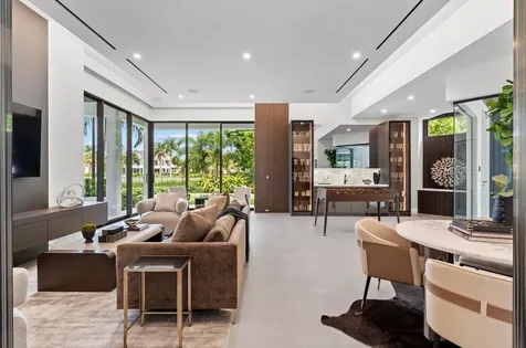 117 Thatch Palm Cove Boca Raton FL 33432