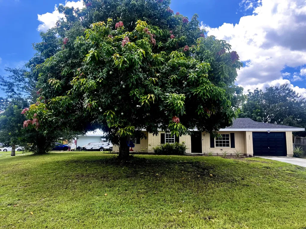 2921 Sw Massey Lane Port Saint Lucie FL 34953