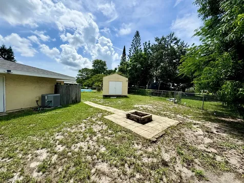 2921 Sw Massey Lane Port Saint Lucie FL 34953