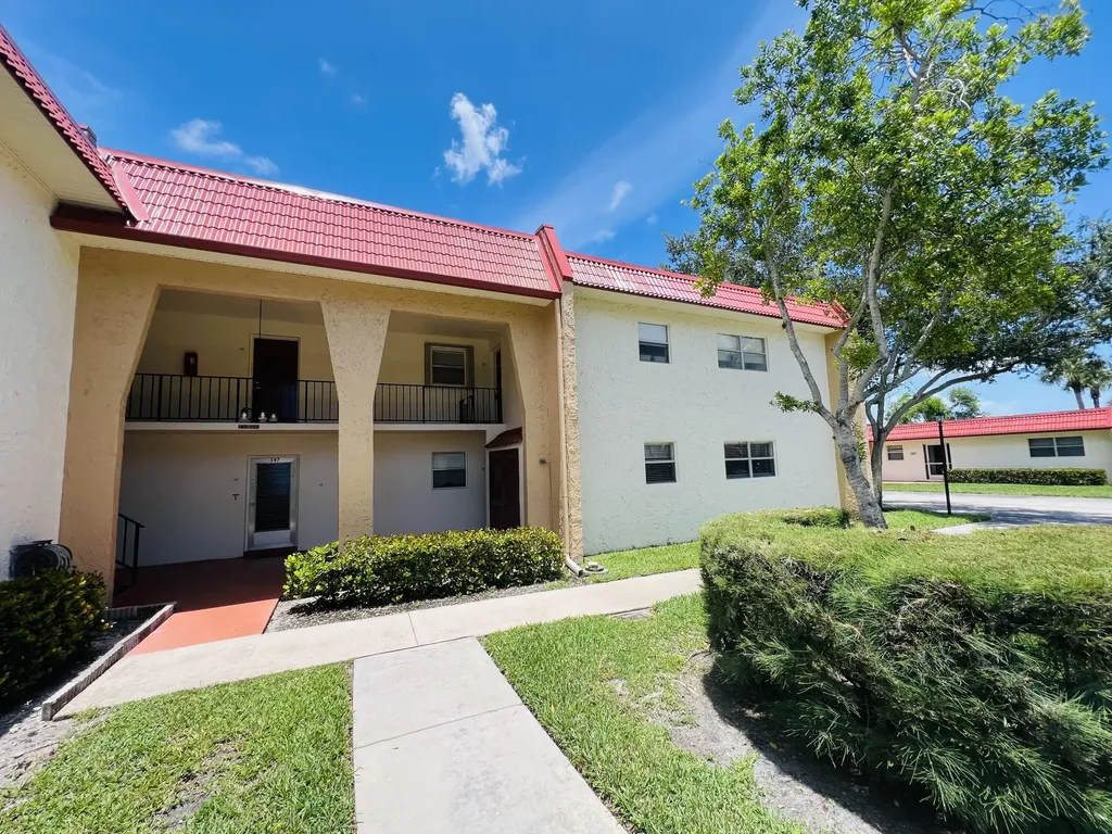 145 Lake Evelyn Drive West Palm Beach FL 33411