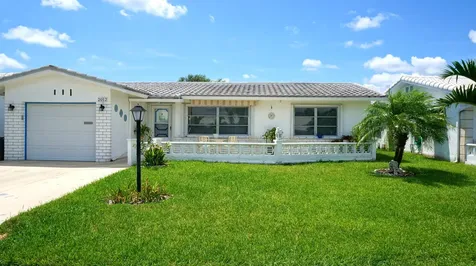 2012 Sw 16th Avenue Boynton Beach FL 33426