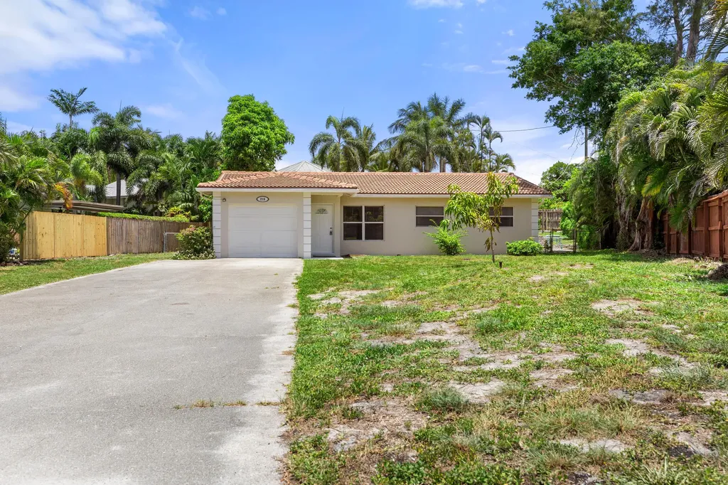 215 Nw 35th Street Boca Raton FL 33431