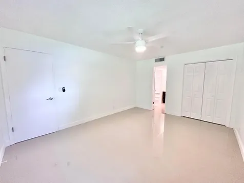 10193 N Military Drive Palm Beach Gardens FL 33410