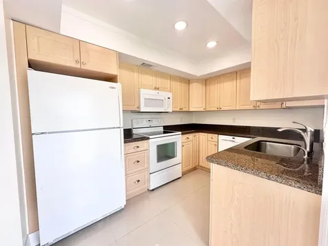 10193 N Military Drive Palm Beach Gardens FL 33410